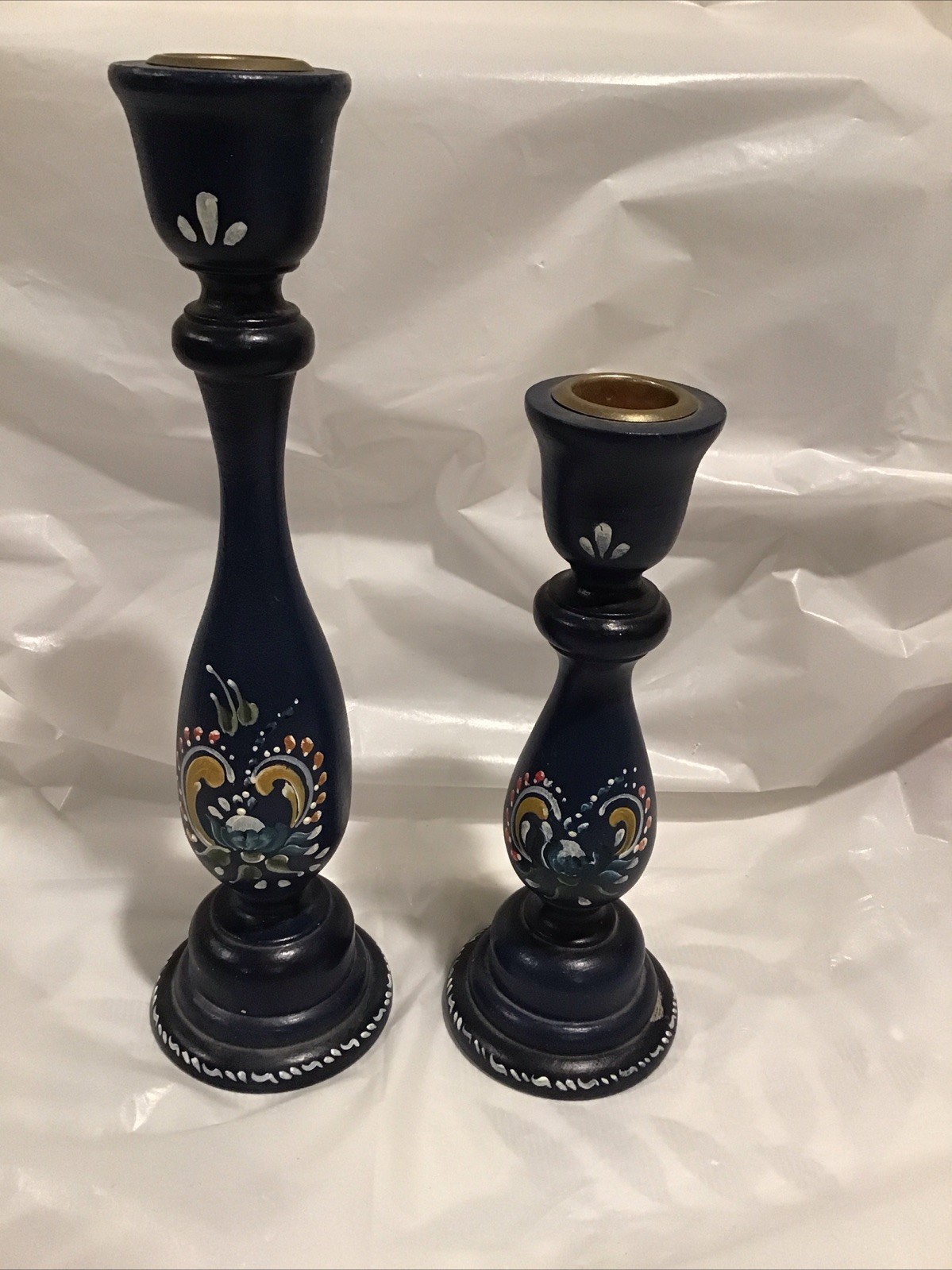 VTG Pair Wood Candlesticks Rosemaling Norwegian Folk Art Hand painted 9” And 7”