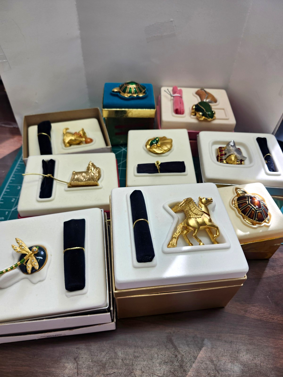 Estee Lauder perfume figurine compact Vintage Solid Perfume Compact Lot of 10 