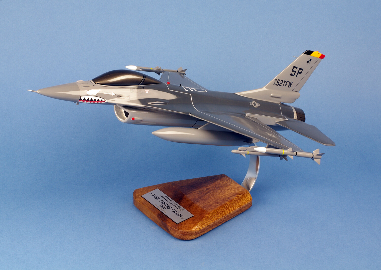 USAF Lockheed Martin F-16C Fighting Falcon 52 TFW Desk Model 1/35 PS Airplane
