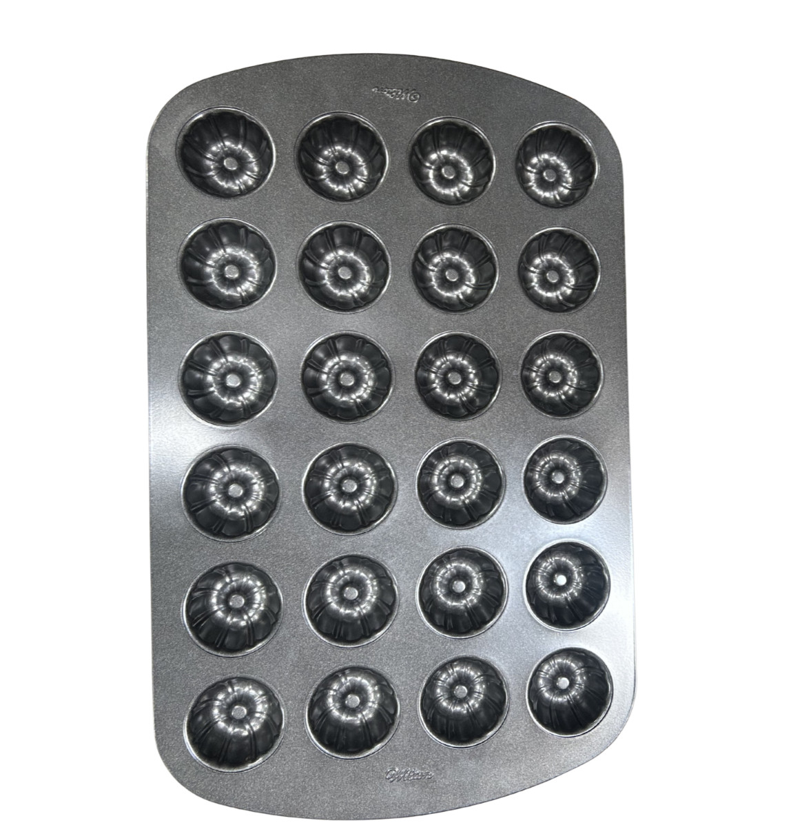 Wilton Mini Fluted Tube Cake Pan, 24-Cavity Wilton Mini Fluted Tube Cake Pan, 24-Cavity