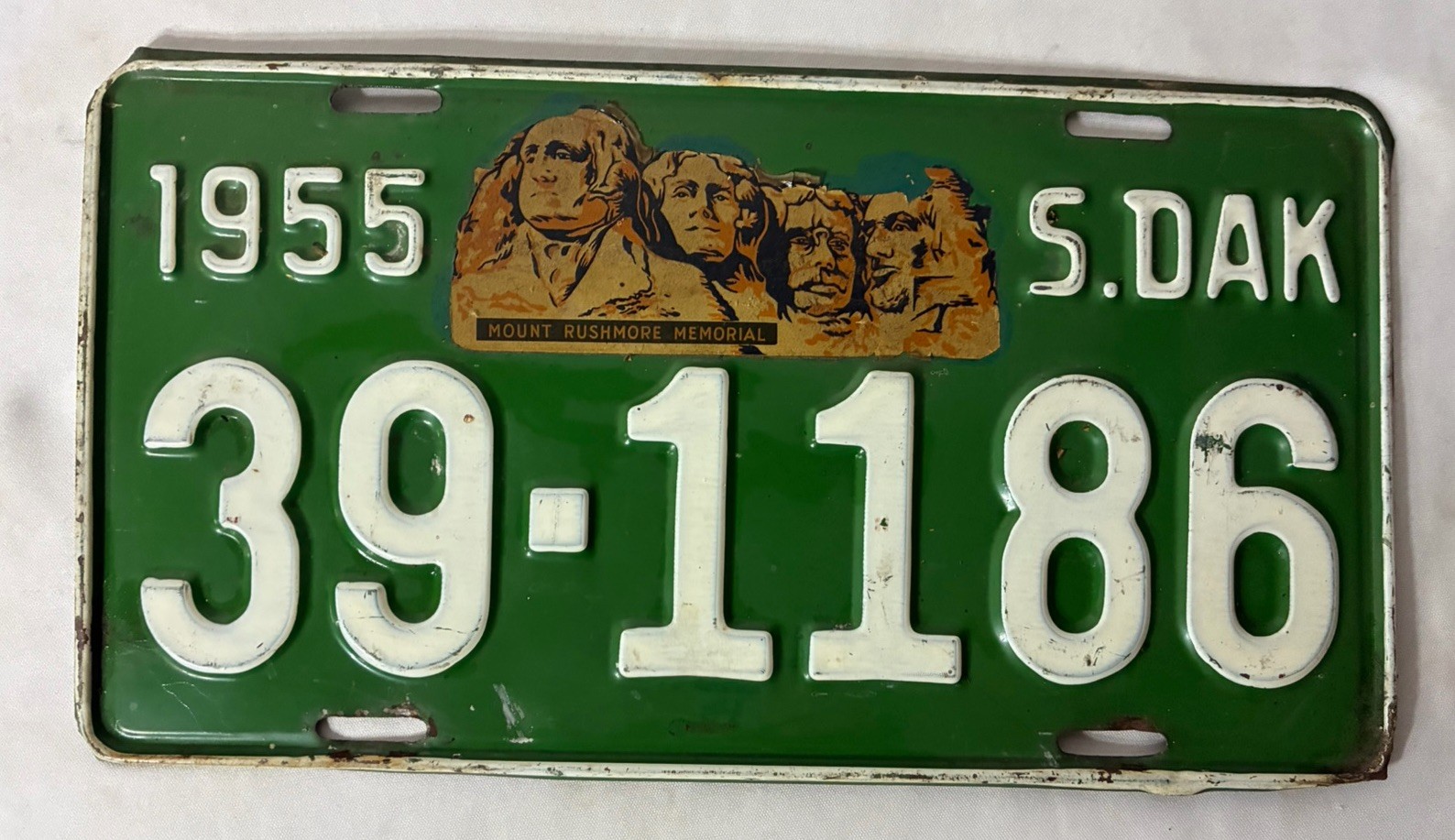 Vtg. South Dakota License Plate - 1955, Mount Rushmore, S. Dak - #39-1186 Vtg. South Dakota License Plate - 1955, Mount Rushmore, S. Dak - #39-1186