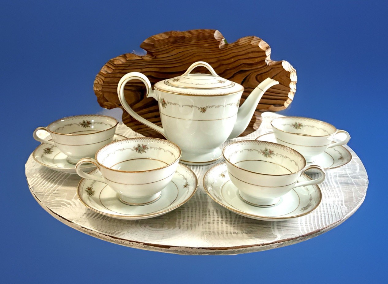 Noritake Tea Service~Joanne~ser. for 4,Teapot + 4 Cups & Saucers, Collectible A+ Noritake Tea Service~Joanne~ser. for 4,Teapot + 4 Cups & Saucers, Collectible A+