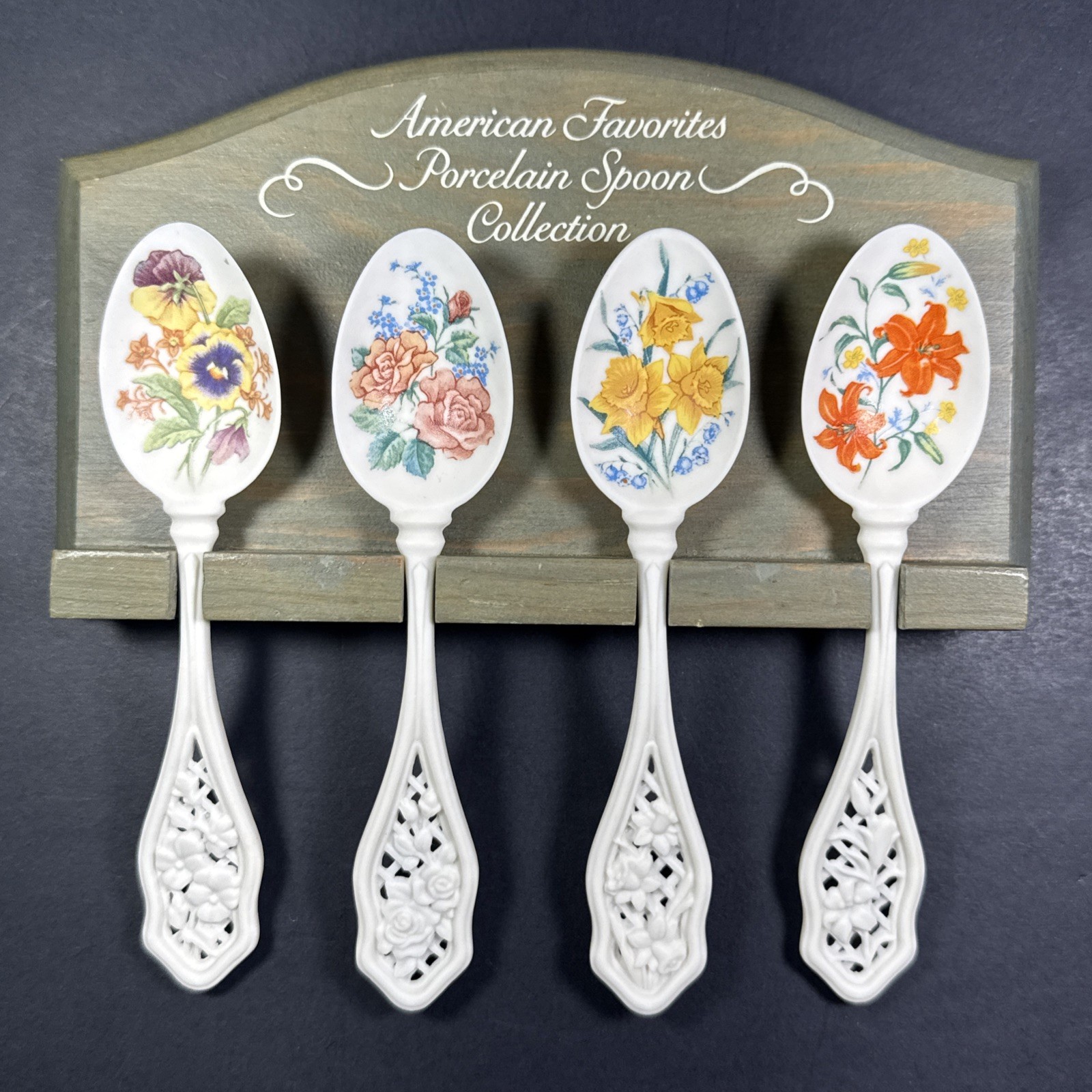 Vintage Avon American Favorites Porcelain Spoon Collection Set of 4 with Plaque