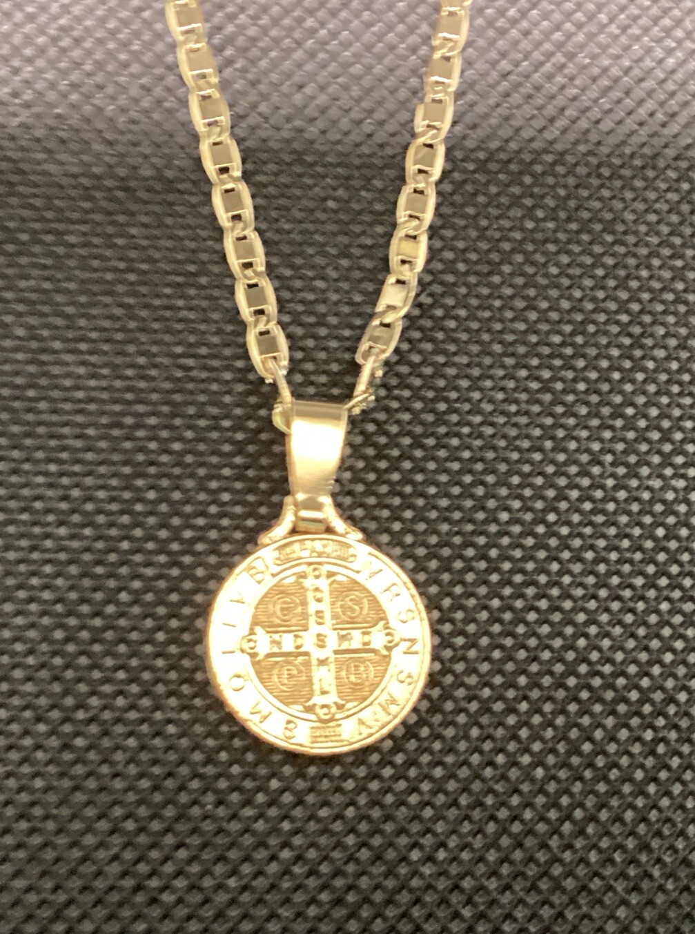 MEDALLA Y CADENA SAN BENITO BAÑO DE ORO 14K; 14k GOLD PLATED MEDAL ST BENEDICT