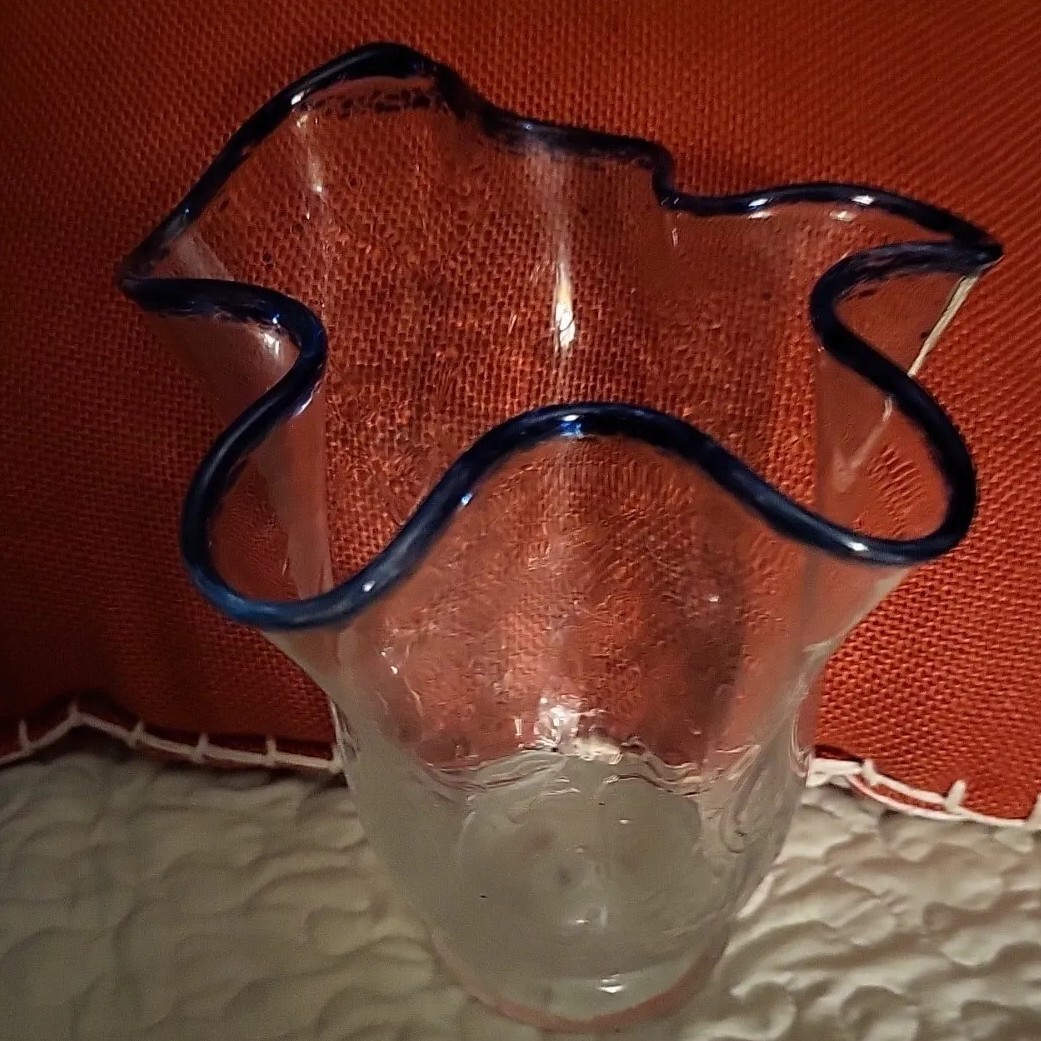 Unique Hand Blown Ruffle Textured Drip Glass Vase 7\ Unique Hand Blown Ruffle Textured Drip Glass Vase 7\