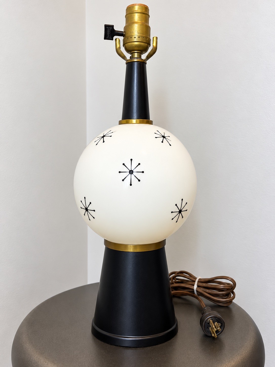 Vintage Mid-Century Modern Atomic Starburst Table Lamp Vintage Mid-Century Modern Atomic Starburst Table Lamp