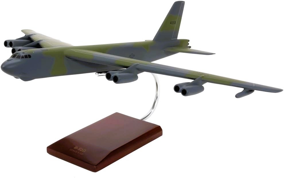 USAF Boeing B-52G Stratofortress Camo 40158 Desk Display 1/100 Model SC Airplane