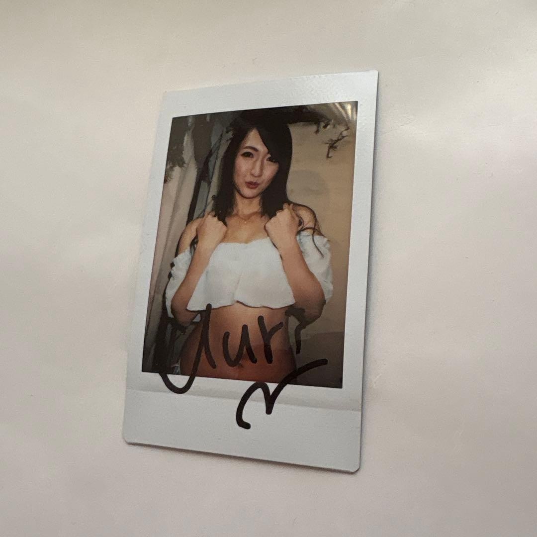 Yuri Nikaido Auto Autographed Signed Cheki Photo Japan
