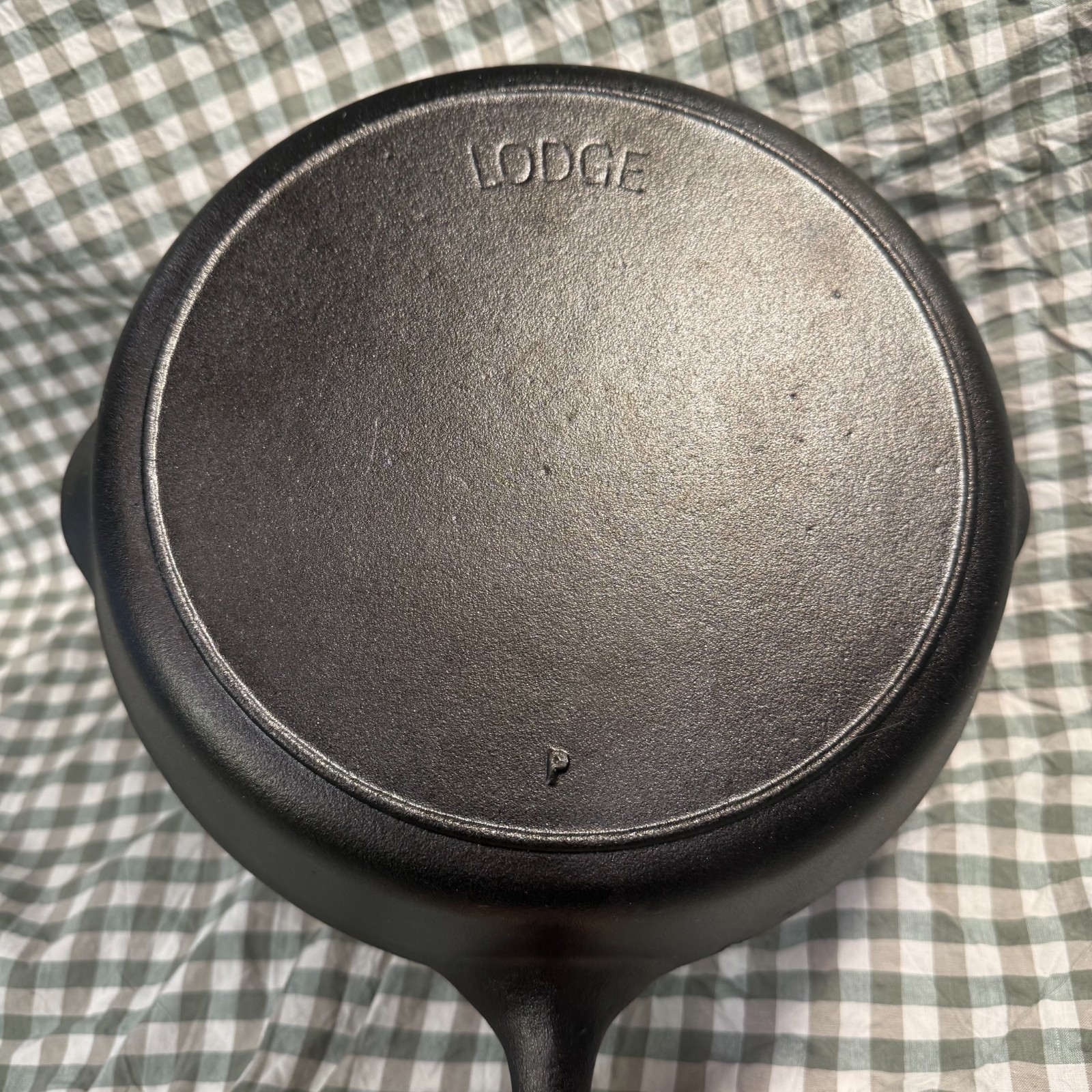 Restored 1910 Era Lodge #8 No-Notch Cast Iron Skillet - Arc Logo w/Raised Number