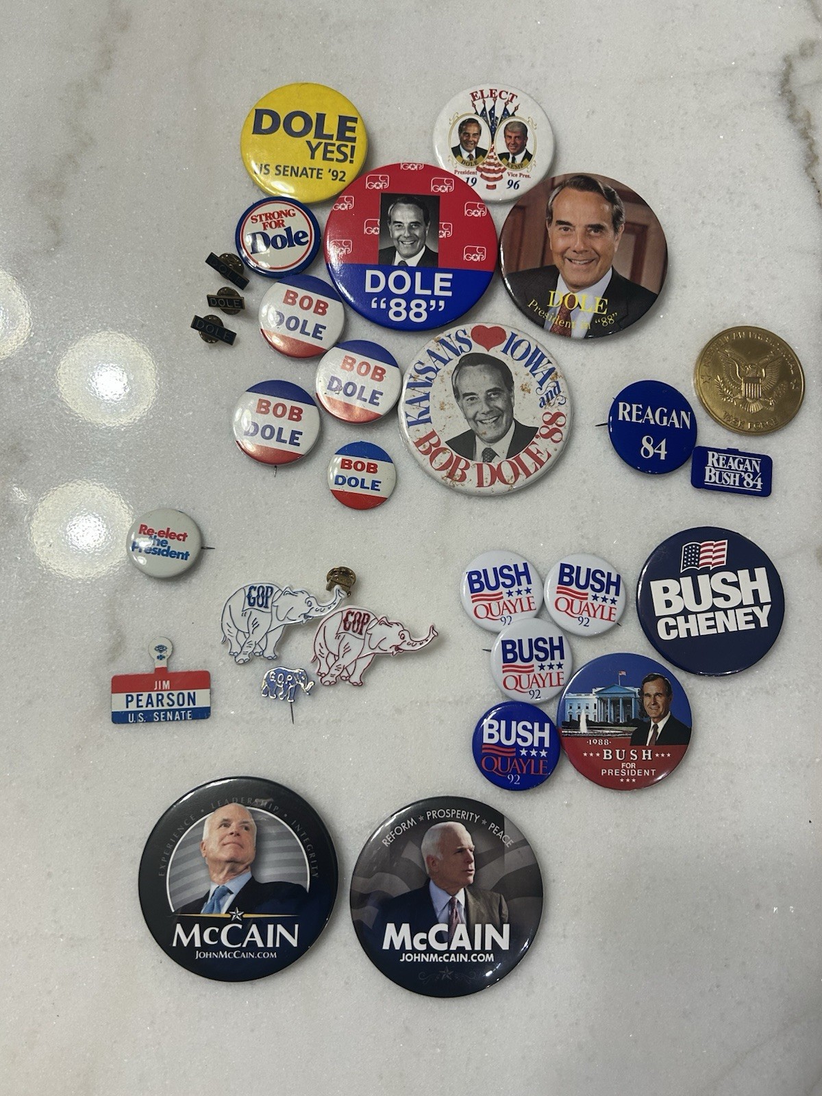 Huge Lot Of Presidential Campaign Buttons Republican Dole Bush Reagan McCain Huge Lot Of Presidential Campaign Buttons Republican Dole Bush Reagan McCain