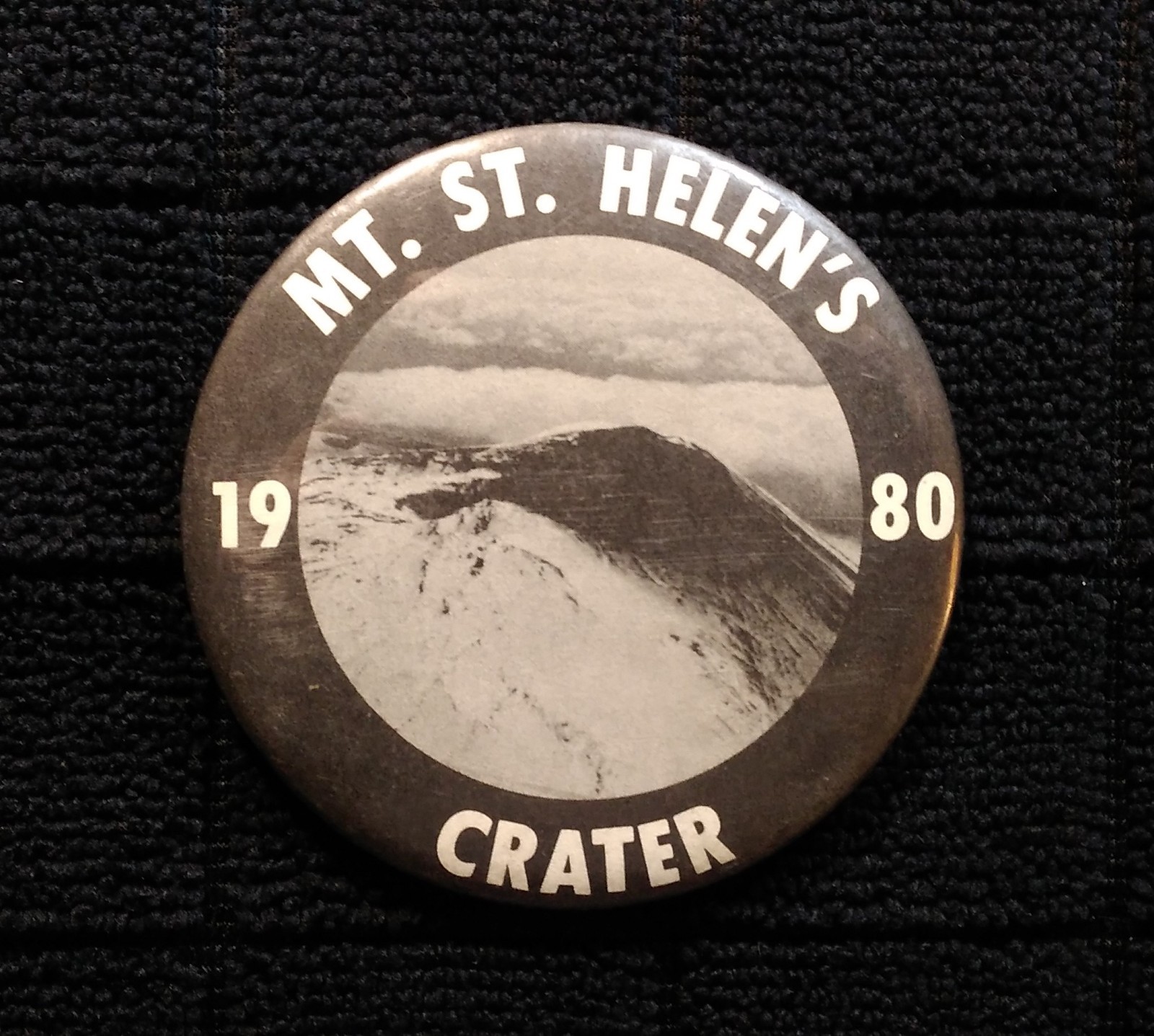 Mt. Mount St. Helen\'s Crater 1980 (Vintage Pin Insta-Button / Free USA Shipping)