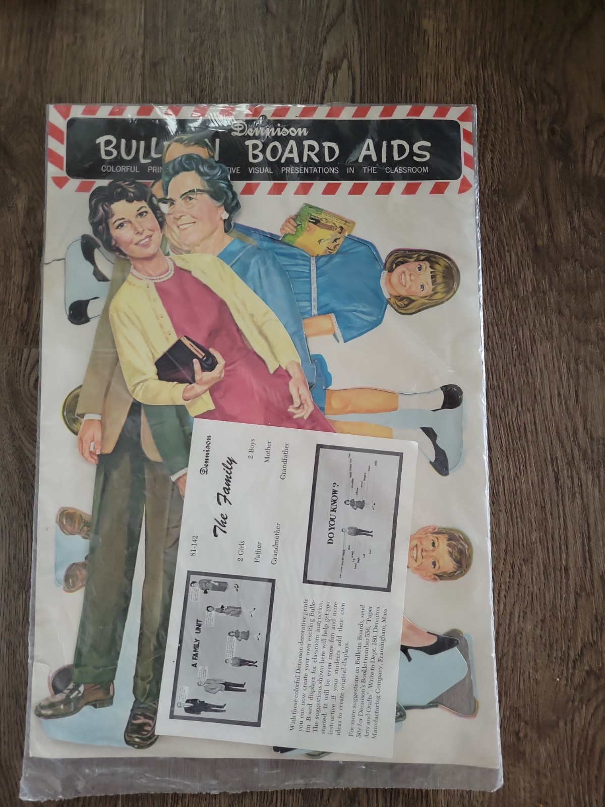 Vtg Dennison Teaching Aids Family Die cuts Bulletin Board Aids 16\