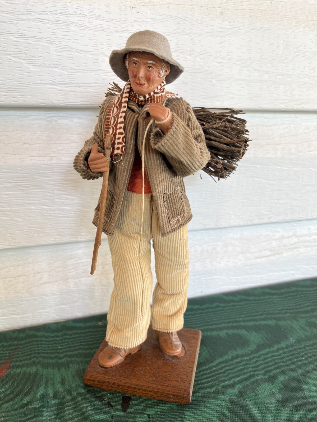Vintage French Santon de Provence 10 Vintage French Santon de Provence 10