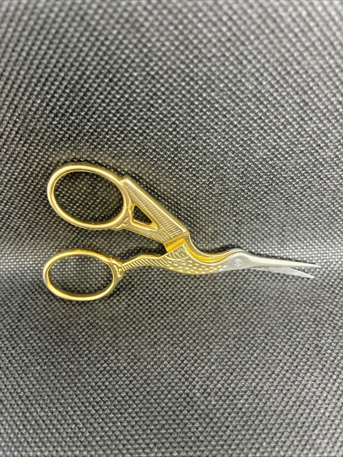 Vintage Gold Tone Bird Crane Stork Embroidery Sewing Scissors Needlework Tool
