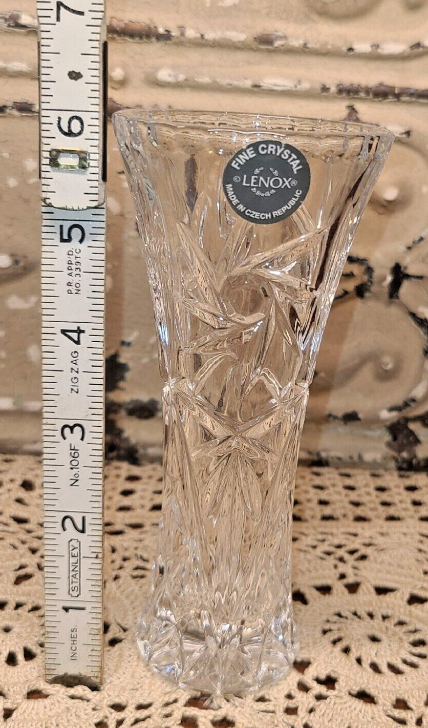 Stunning Lenox Crystal Star Bud Vase 6\