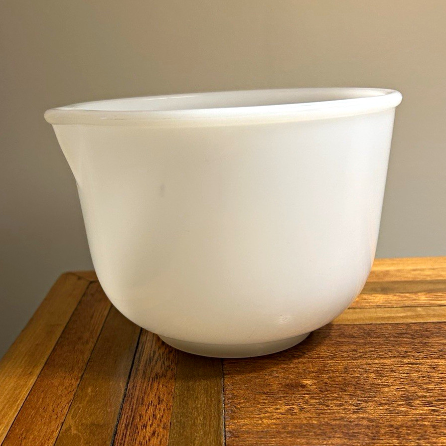 Vtg Glasbake Sunbeam 20CJ Milk Glass Mixing Bowl