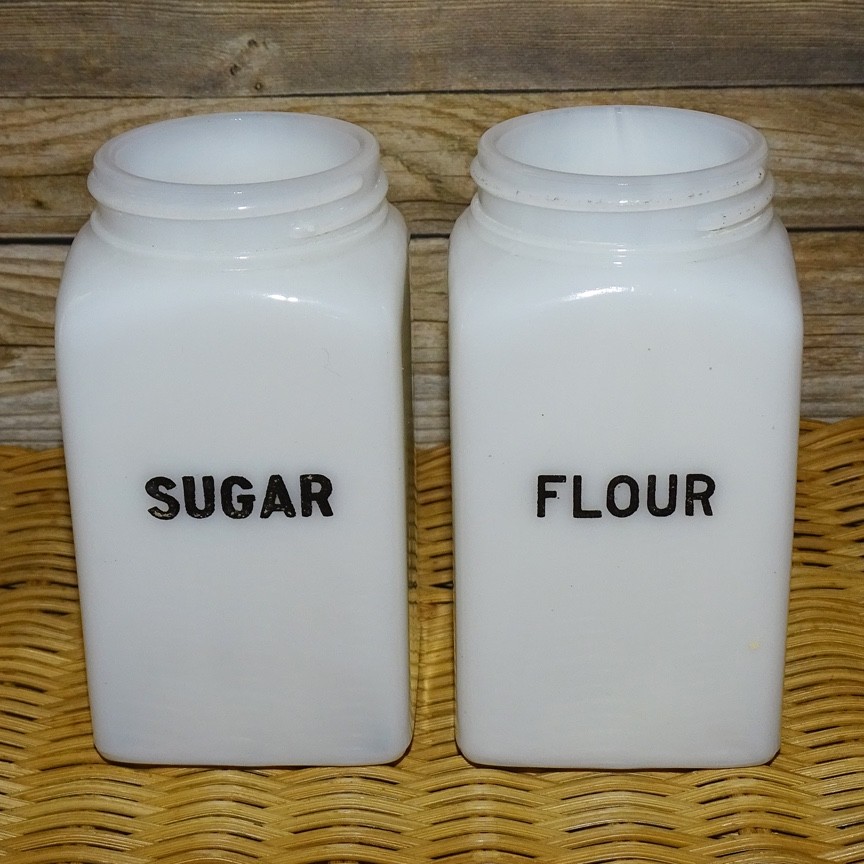 Vintage Hazel Atlas Range Size SUGAR & FLOUR Shakers Heavy Milk Glass No Lids