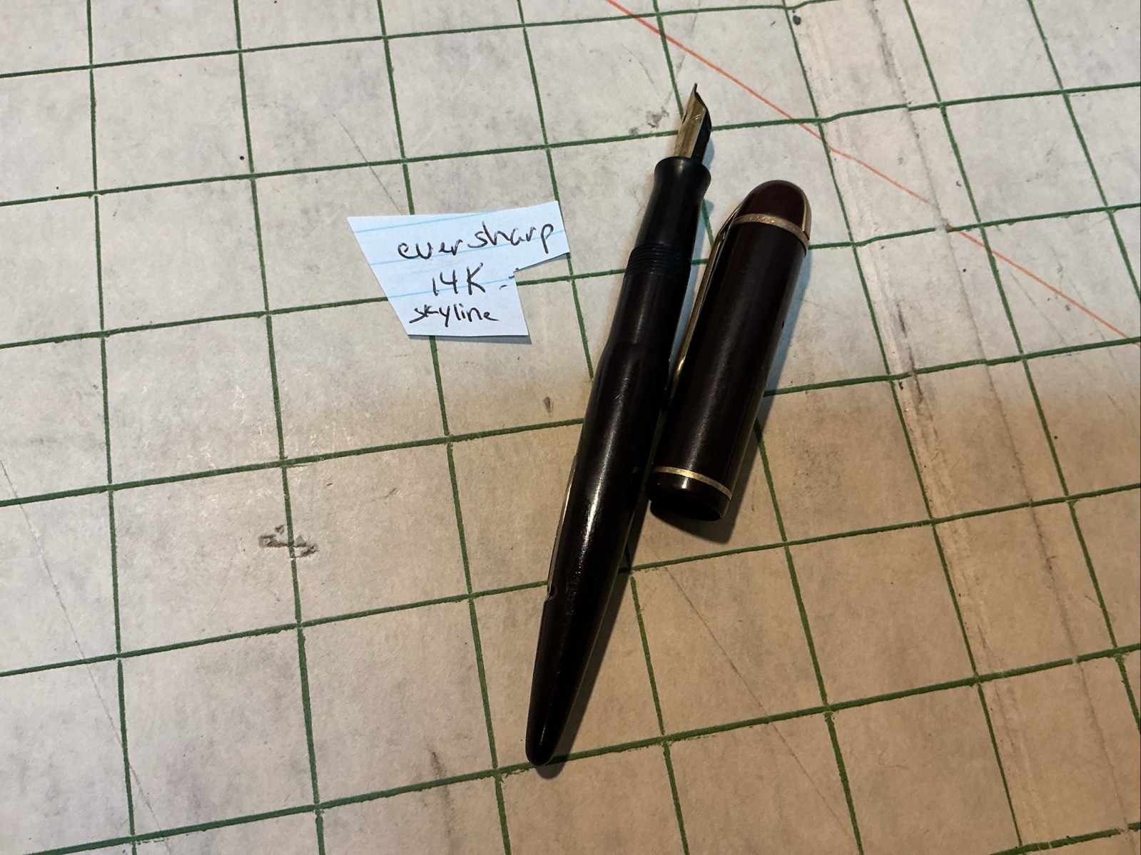 EVERSHARP SKYLINE FOUNTAIN PEN 14K GOLD NIB