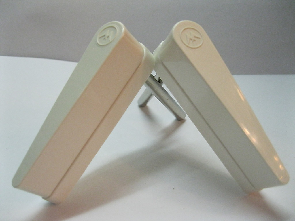 New Set of 2 Williams Pinball Machine White Flipper Bat w/ Williams Logo