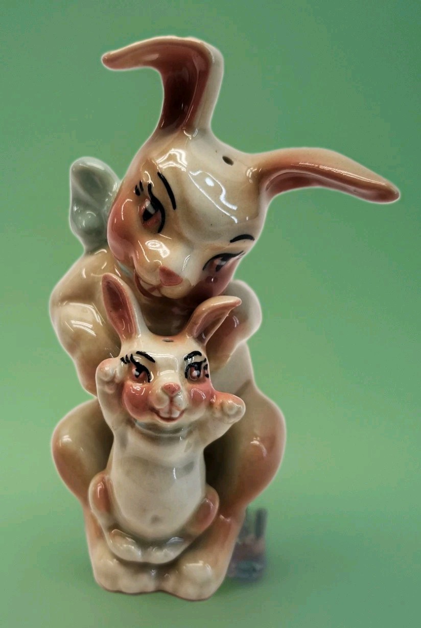 VINTAGE POTTERY MADISON CERAMIC ARTS STUDIO MOTHER & BABY BUNNY SNUGGLERS S & P