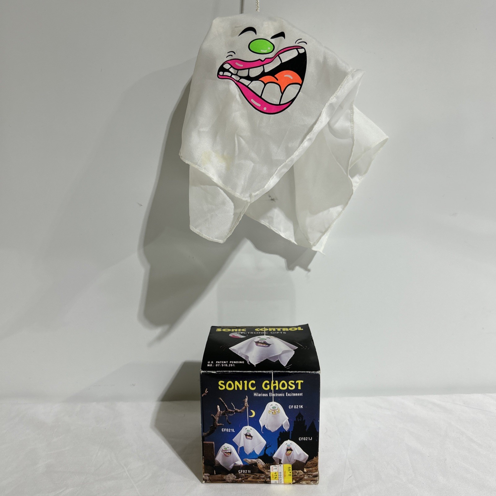VTG 90s Sonic Control Ghost Shakes, Sounds, Lights up Motion, Works With Box