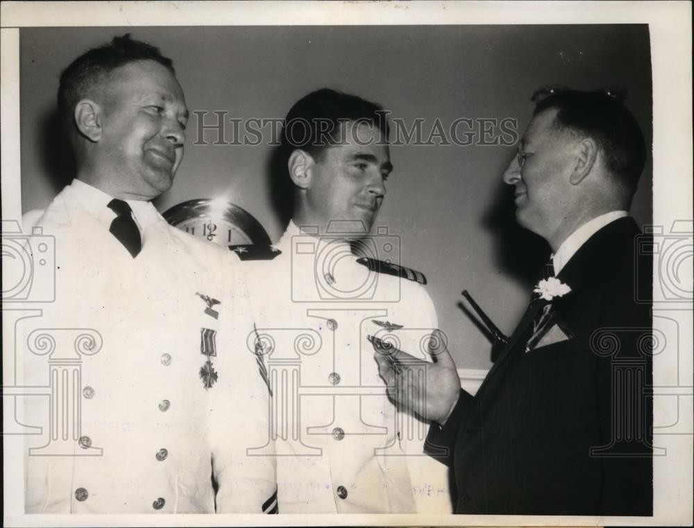 1941 Press Photo DC Navy Secy Frank Knox Distinguished Crosses awarded