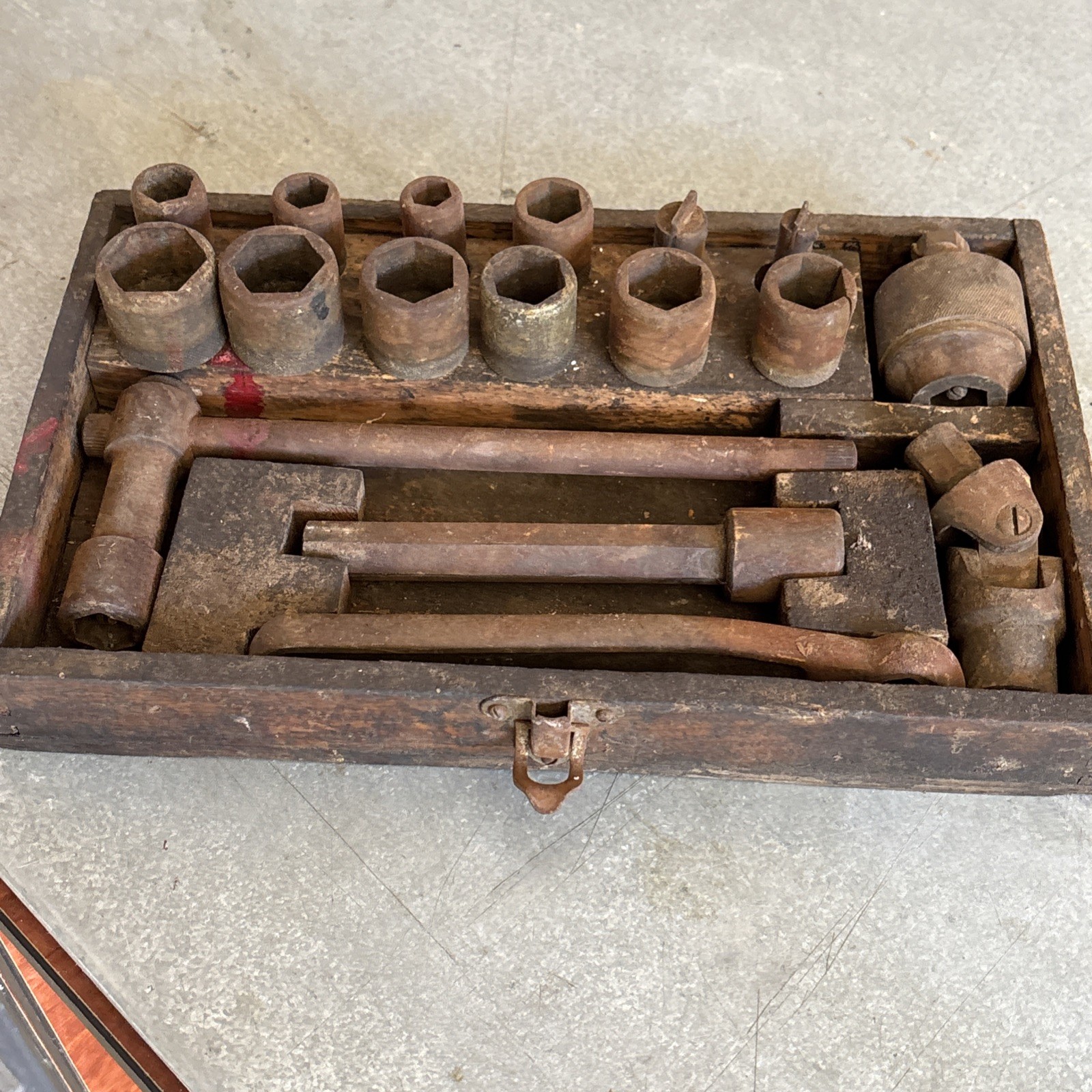 Vintage 1910’s an H & G Universal Wrench Set