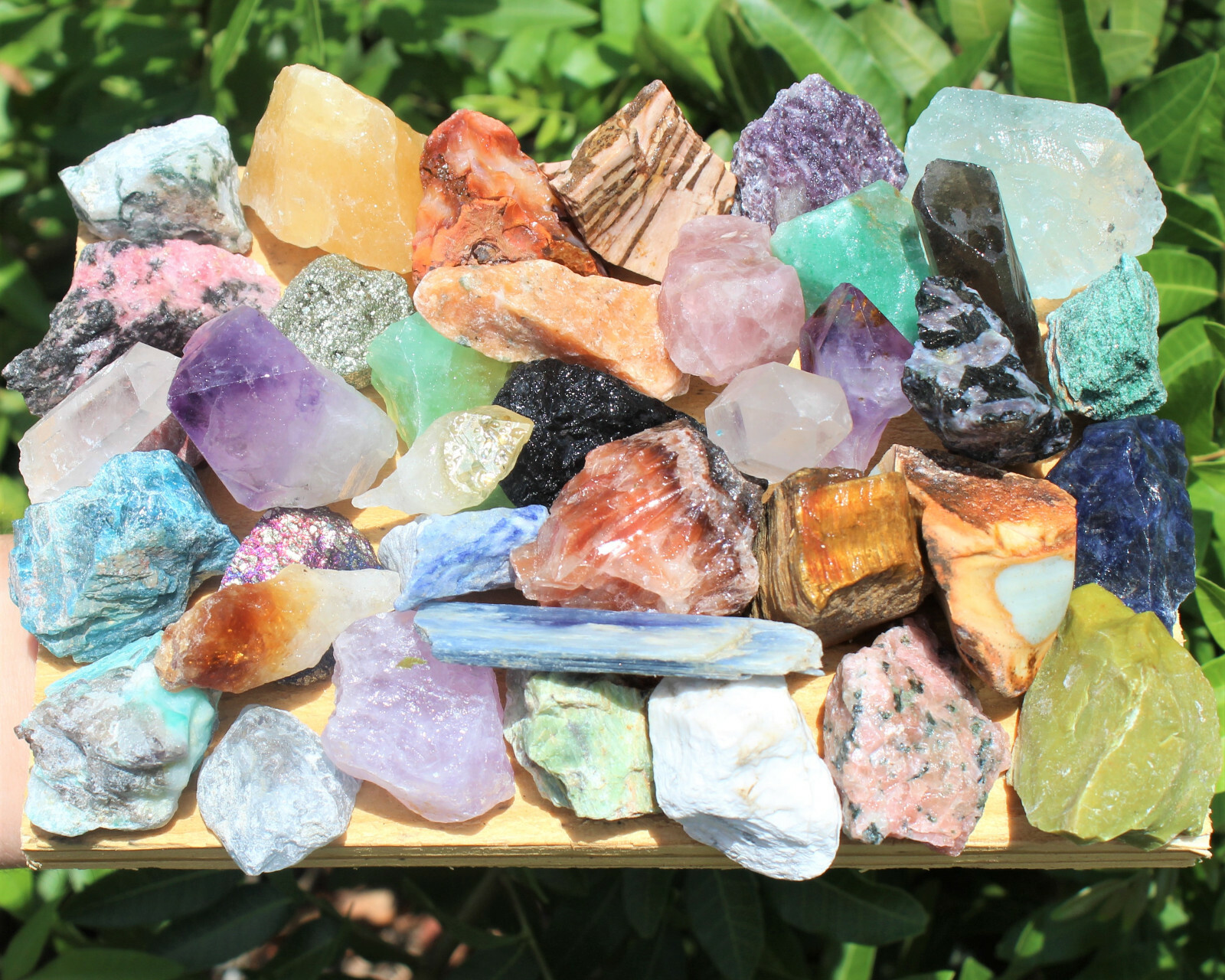 1000 Carat Crafters Collection Mixed Stones - Natural Raw Crystal Assortment 