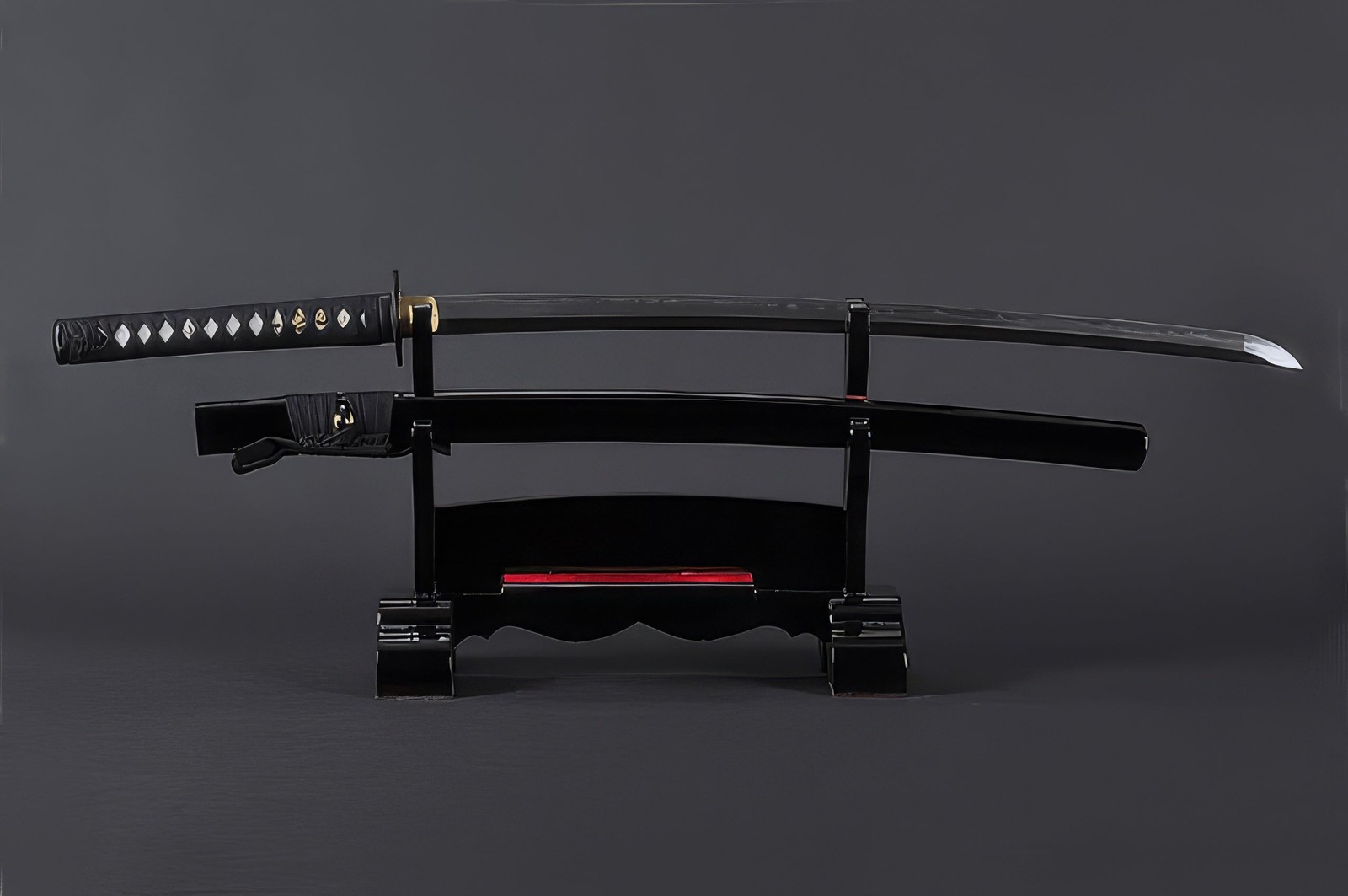 Tomoe Crest Katana - 1045 Carbon Steel Hand Forged Clay Tempered Full Tang Tomoe Crest Katana - 1045 Carbon Steel Hand Forged Clay Tempered Full Tang