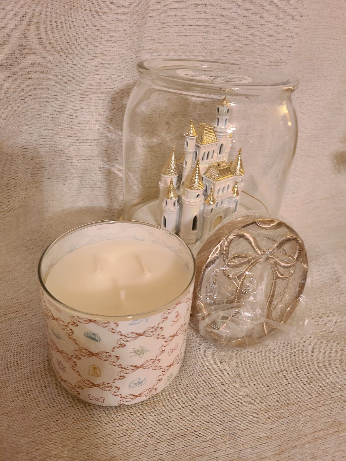 New Bath&Body Disney Princess CASTLE CLOCHE CANDLE HOLDER Fairytale CROWN & BOW New Bath&Body Disney Princess CASTLE CLOCHE CANDLE HOLDER Fairytale CROWN & BOW