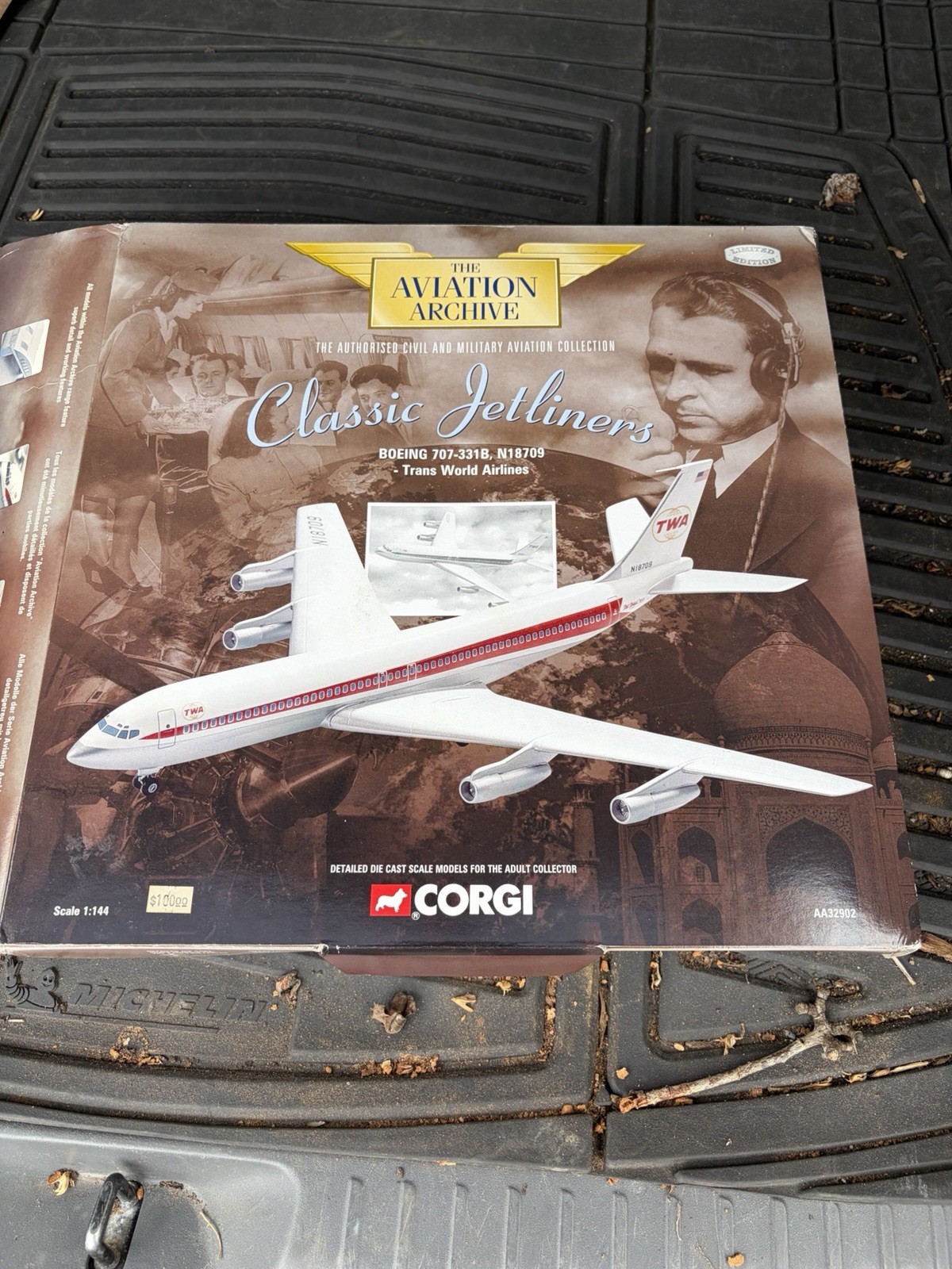 RARE TWA BOEING 707 1:144 DIECAST CORGI CLASSIC JETLINERS N18709 - 1022 of 5000