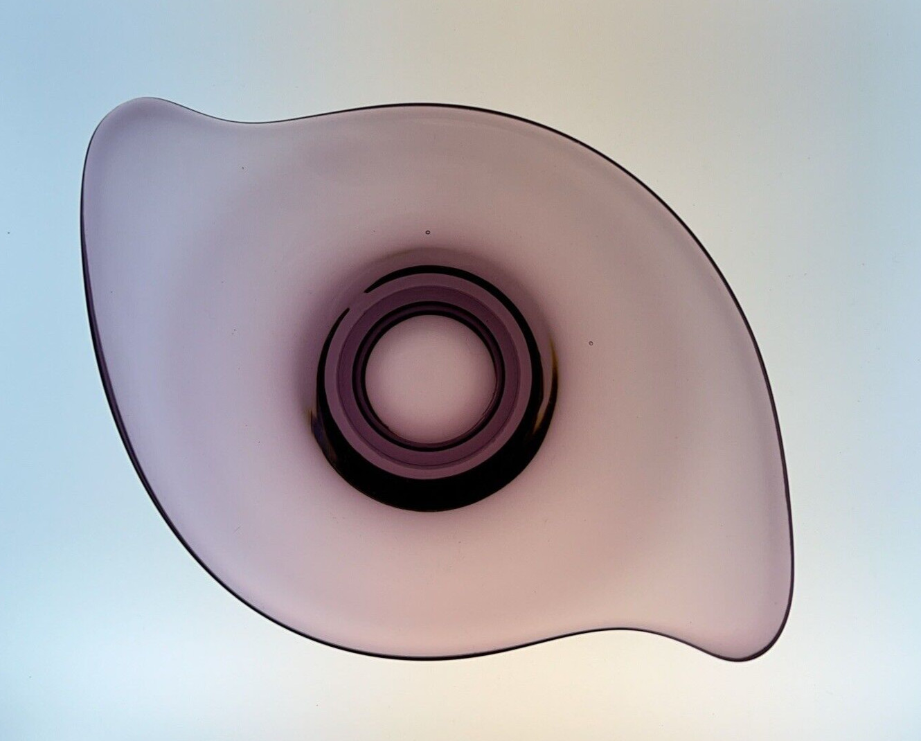 Viking Glass MCM Epic Amethyst Bon Bon Dish Modern Swirl 8 in Viking Glass MCM Epic Amethyst Bon Bon Dish Modern Swirl 8 in