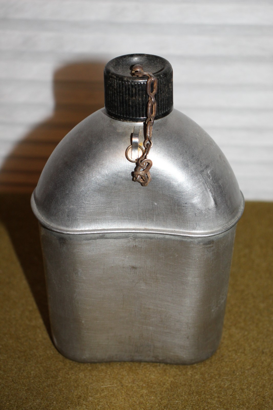 Original WW2 U.S. Army Canteen w/Cap, Maker Stamped \ Original WW2 U.S. Army Canteen w/Cap, Maker Stamped \