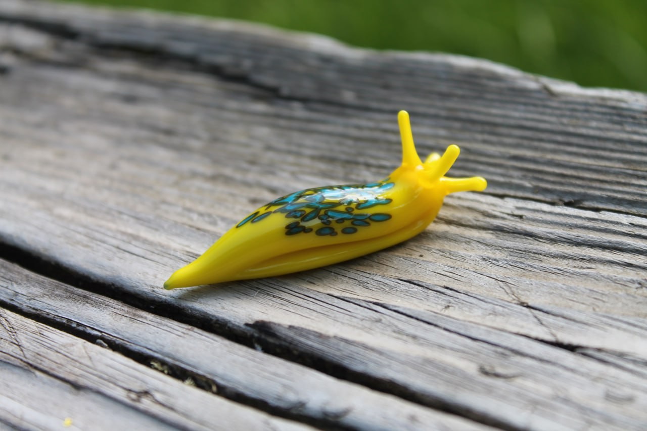 Blue Yellow Spotted Slug glass sculpture GLASS SLUG lampwork Glass Animals