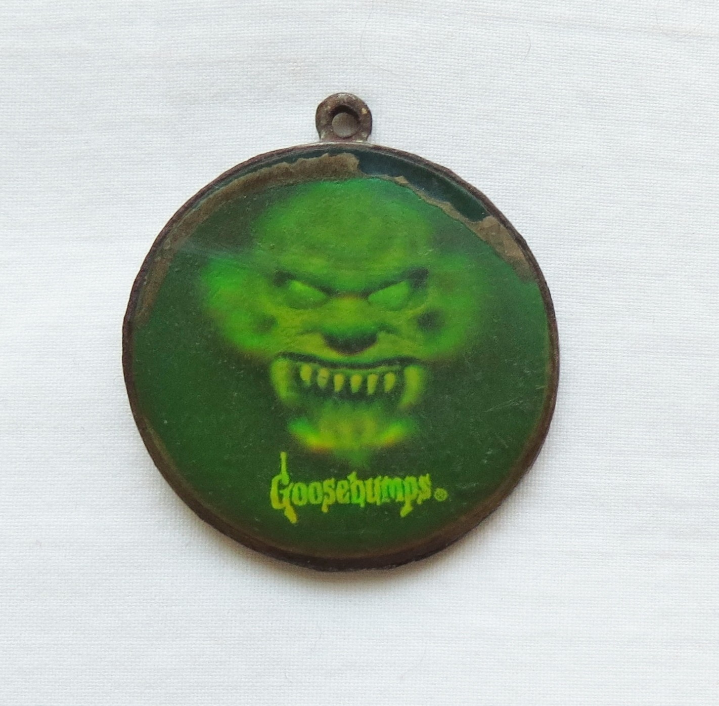 PENDANDT KEYCHAIN COLLECTIBLE VINTAGE GOOSEBUMPS 3D HOLOGRAM HAUNTED MASK PENDANDT KEYCHAIN COLLECTIBLE VINTAGE GOOSEBUMPS 3D HOLOGRAM HAUNTED MASK