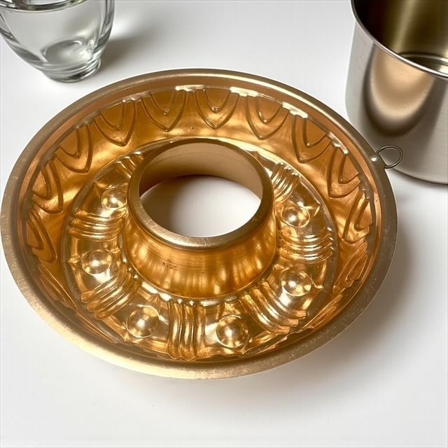 Copper-Tone Metal Jello Mold Ring With Hanging Loop 8.5\