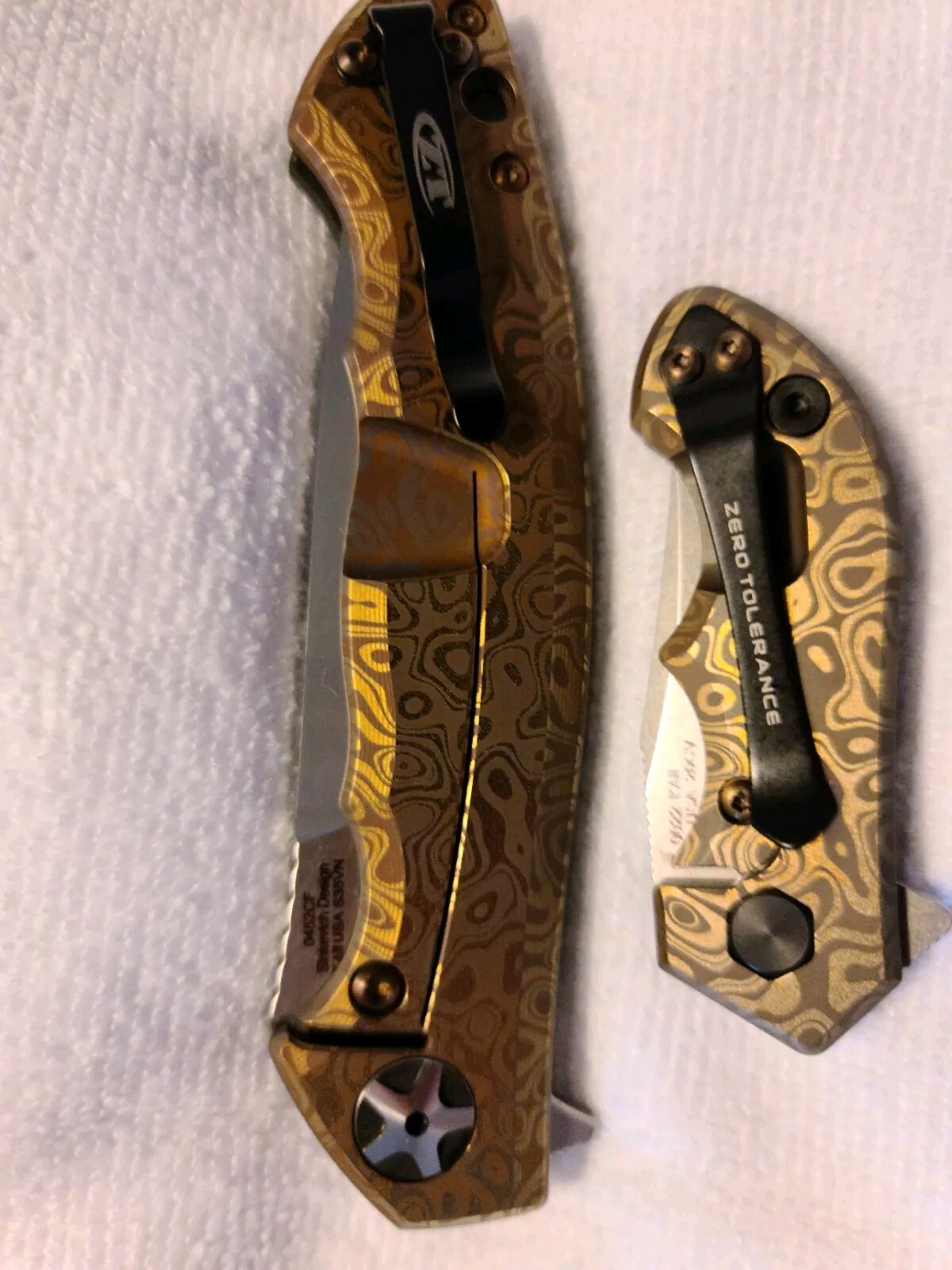 Zero Tolerance ZT 0452CF / 0450 Sinkevich S35VN Satin Blade Carbon Fiber Knife