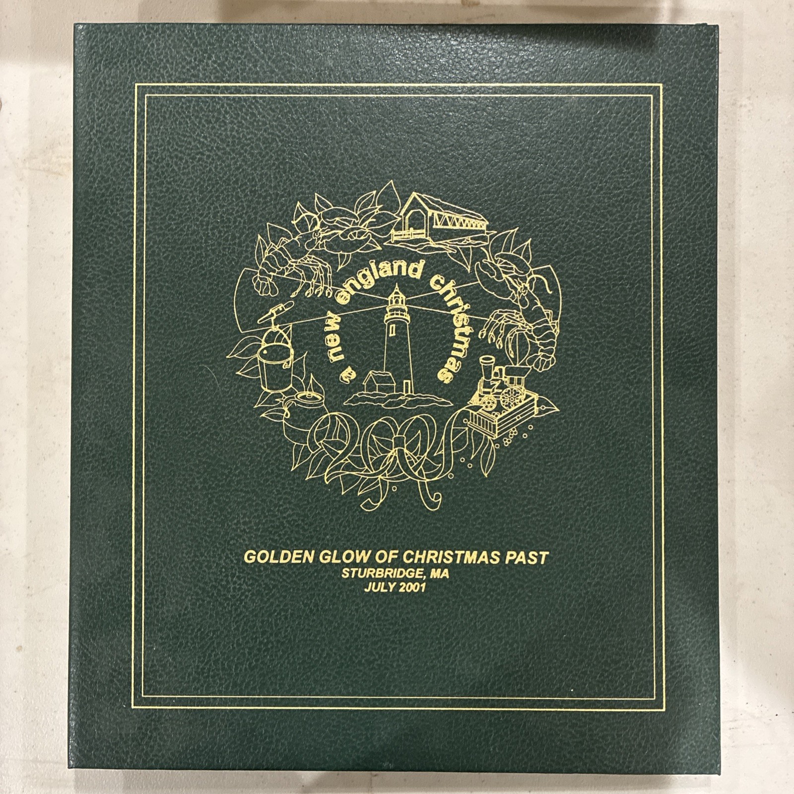 GOLDEN GLOW OF CHRISTMAS PAST SCRAPBOOK STURBRIDGE MA 2001 RARE XMAS BOOK GOLDEN GLOW OF CHRISTMAS PAST SCRAPBOOK STURBRIDGE MA 2001 RARE XMAS BOOK