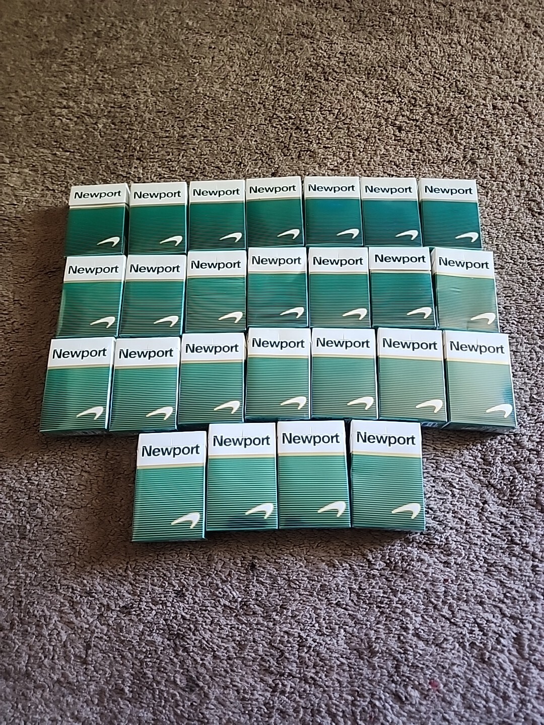 25 EMPTY NEWPORT CIGARETTE BOXES - Menthol  TN Stamp - crafts/collecting 