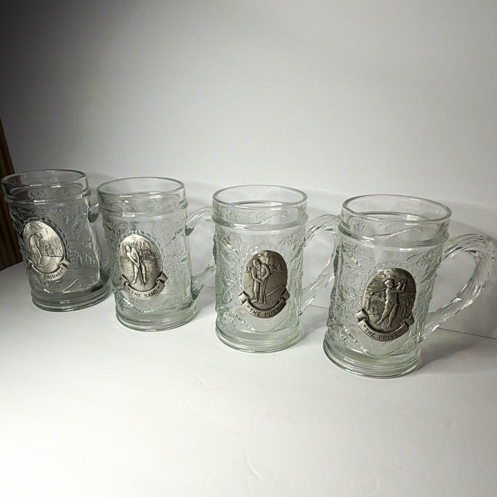 Set of 4 vintage Stien Clear Glass Beer Mugs w/ Pewter Golf Medallions