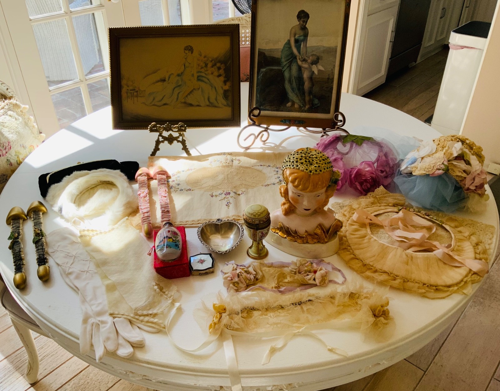 ANTIQUE-VINTAGE 21 pc VANITY LOT LACES/GUILLOCHE/PICS/FRAMES/STERLING/PURSES ETC