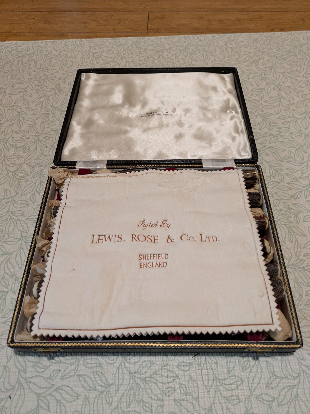 Lewis Rose & Co Ltd Sheffield 12pc Real Stag Horn Stainless Knife & Fork Set