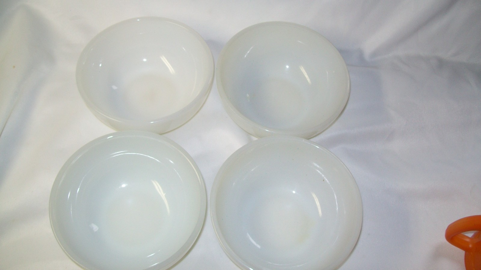 4 VTG FIRE KING WARE MILK GLASS CEREAL CHILI  SOUP BOWLS 5