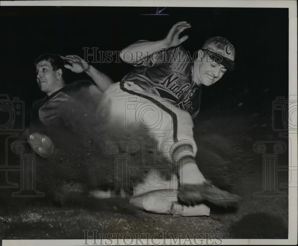 1939 Press Photo NAtional Softball tourny in Chicago Straushough of Columbus