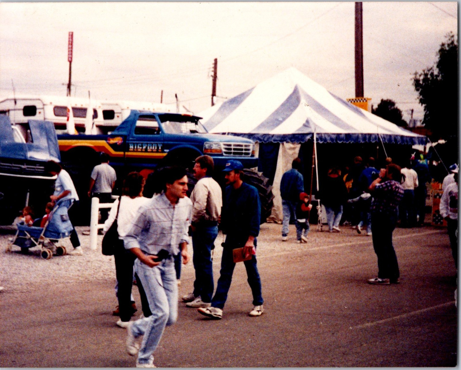 PH3217 Big Foot Monster Truck Vehicle Automobile Auto Vintage Snapshot Photo PH3217 Big Foot Monster Truck Vehicle Automobile Auto Vintage Snapshot Photo