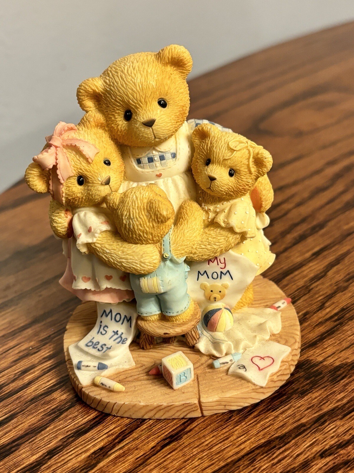 Cherished TEDDIES I'm Surrounded by HUGS 1998 Priscilla HILLMAN Enesco 8E3/991