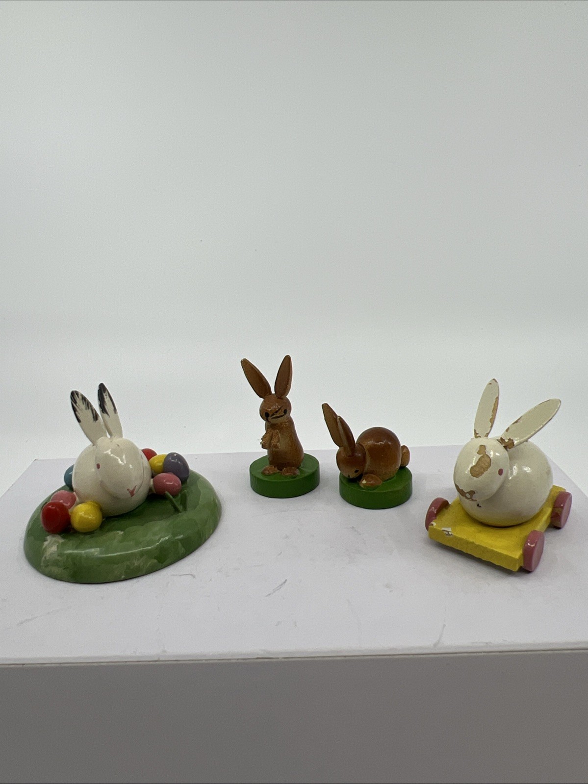 4 VTG Erzgebirge Easter Bunny Rabbit Eggs Expertic East Germany Wood Mini Figure