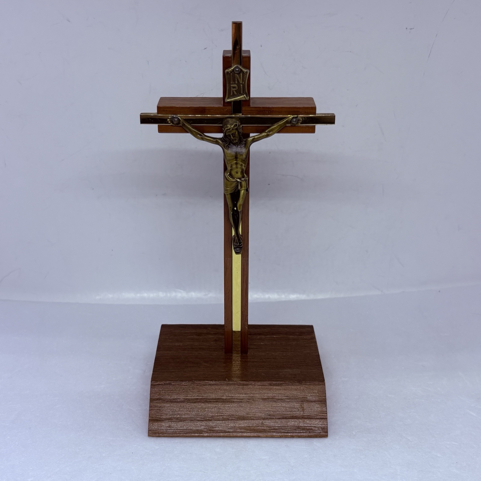 Vintage 1970s Brass Crucifix Wood Base Tabletop Praying Icon 7.5” Art Decor 18 Vintage 1970s Brass Crucifix Wood Base Tabletop Praying Icon 7.5” Art Decor 18