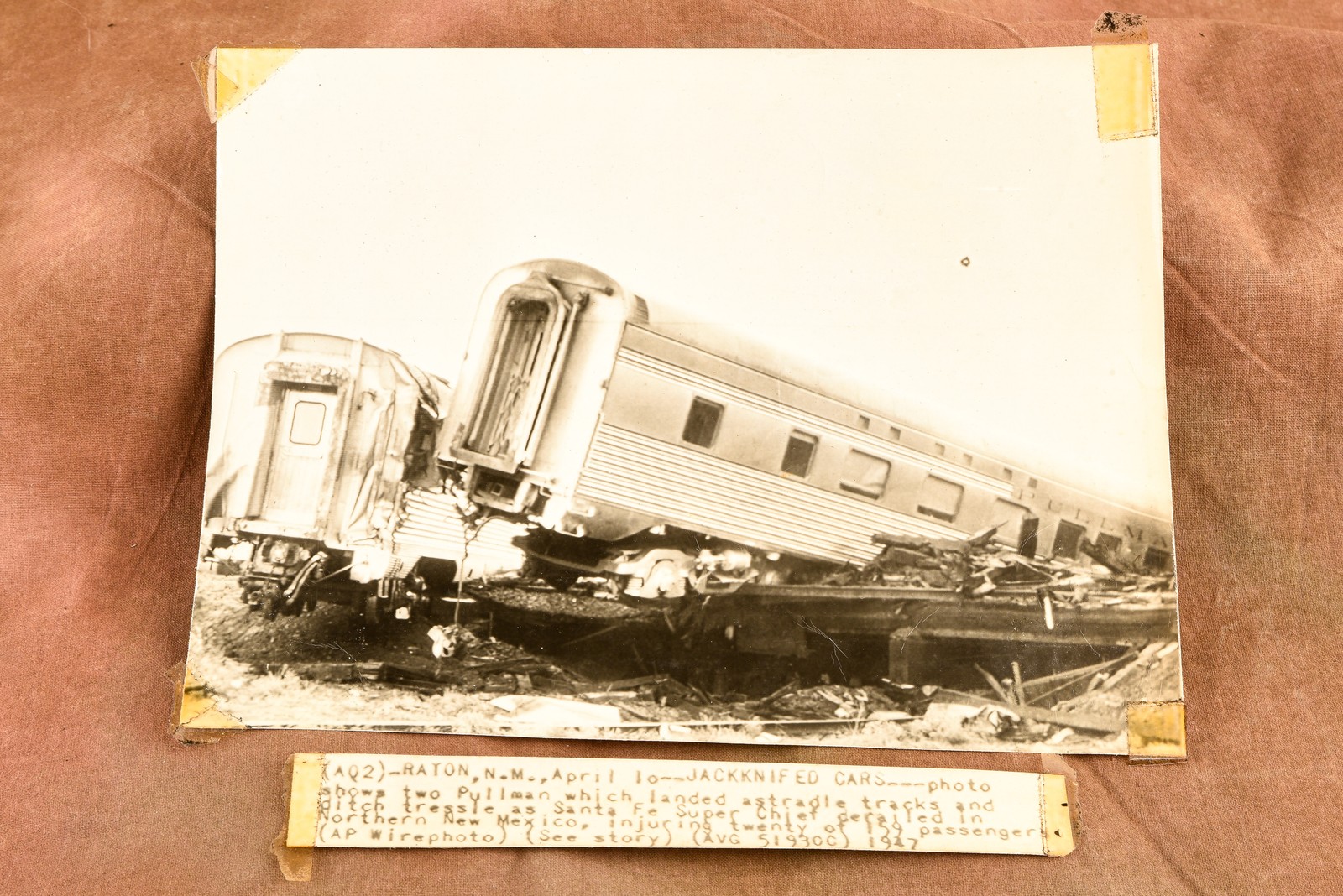 Train Derailment Jackknifed Cars Raton NM 8¼x6¼ 1947 AP Wire Photo V32