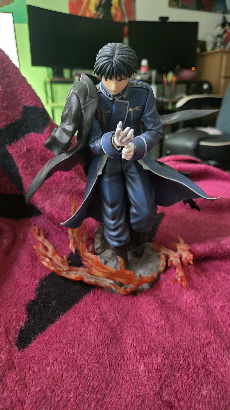 Kotobukiya ARTFX J Alchemist FMA Roy Mustang 1/8 Scale figure (Base Damaged)